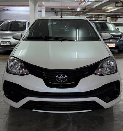TOYOTA ETIOS 1.5 X PLUS 16V FLEX 4P AUTOMÁTICO TOYOTA ETIOS 1.5 X PLUS 16V FLEX 4P AUTOMÁTICO